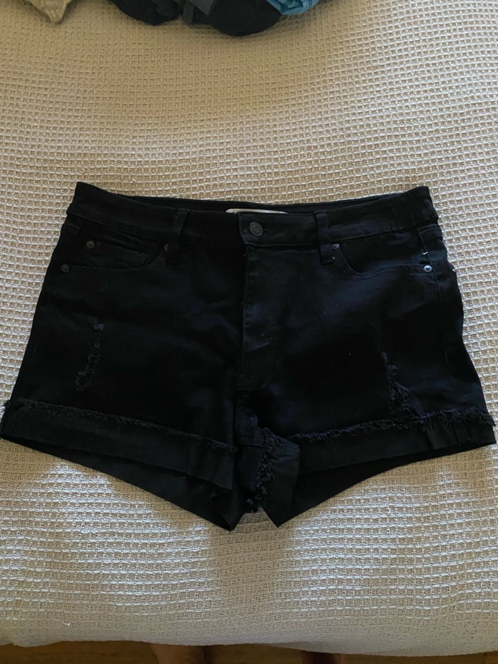 Celebrity Pink Black Rolled-Hem Denim Shorts